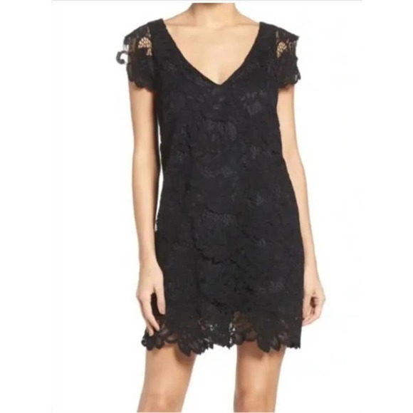 BB Dakota Dresses & Skirts - BB Dakota Black Lace V-Neck Mini Cocktail Shift Jacqueline Dress Size S